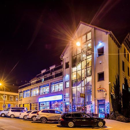 Hotel Restauracja Teczowa Luban Eksteriør bilde