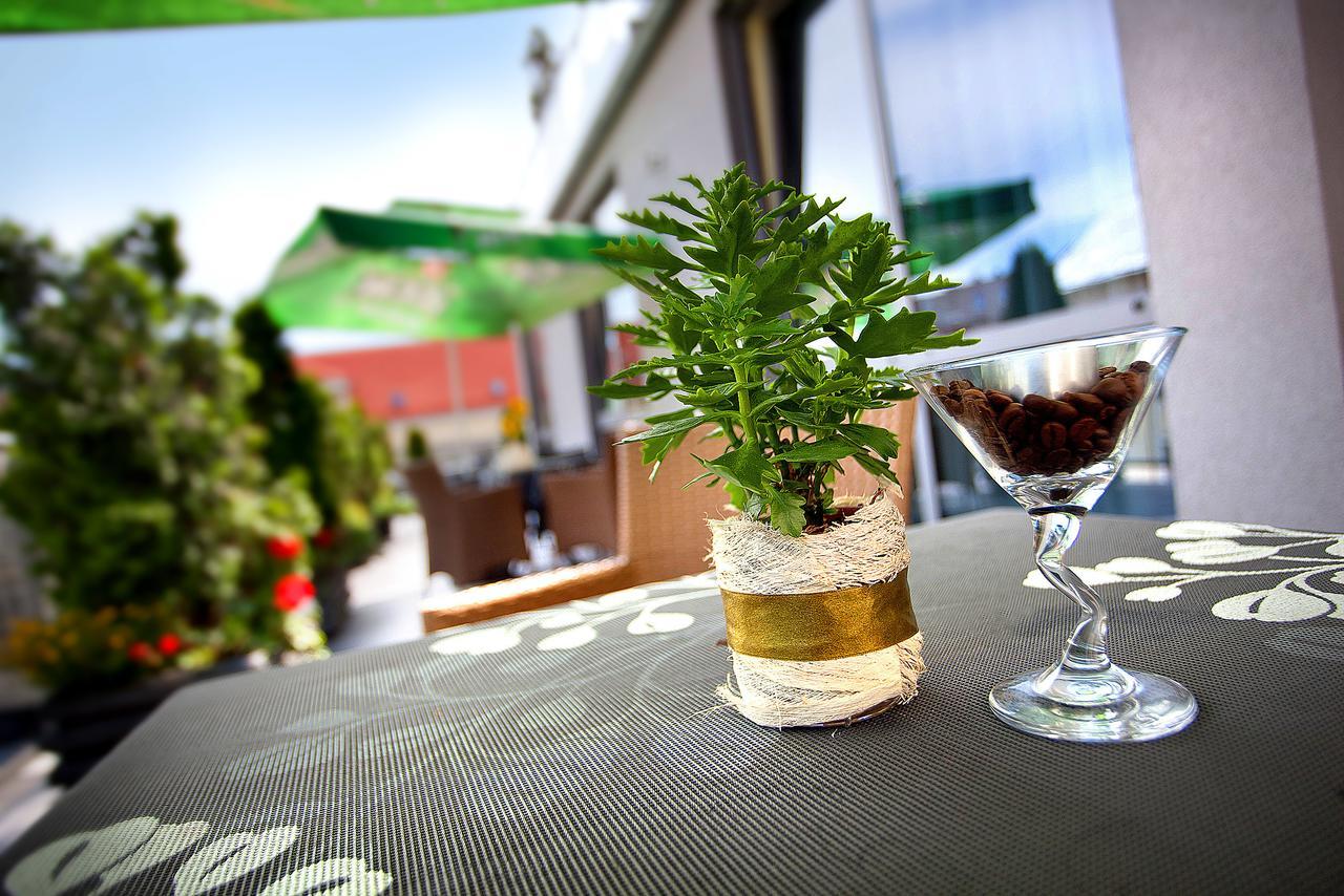Hotel Restauracja Teczowa Luban Rom bilde