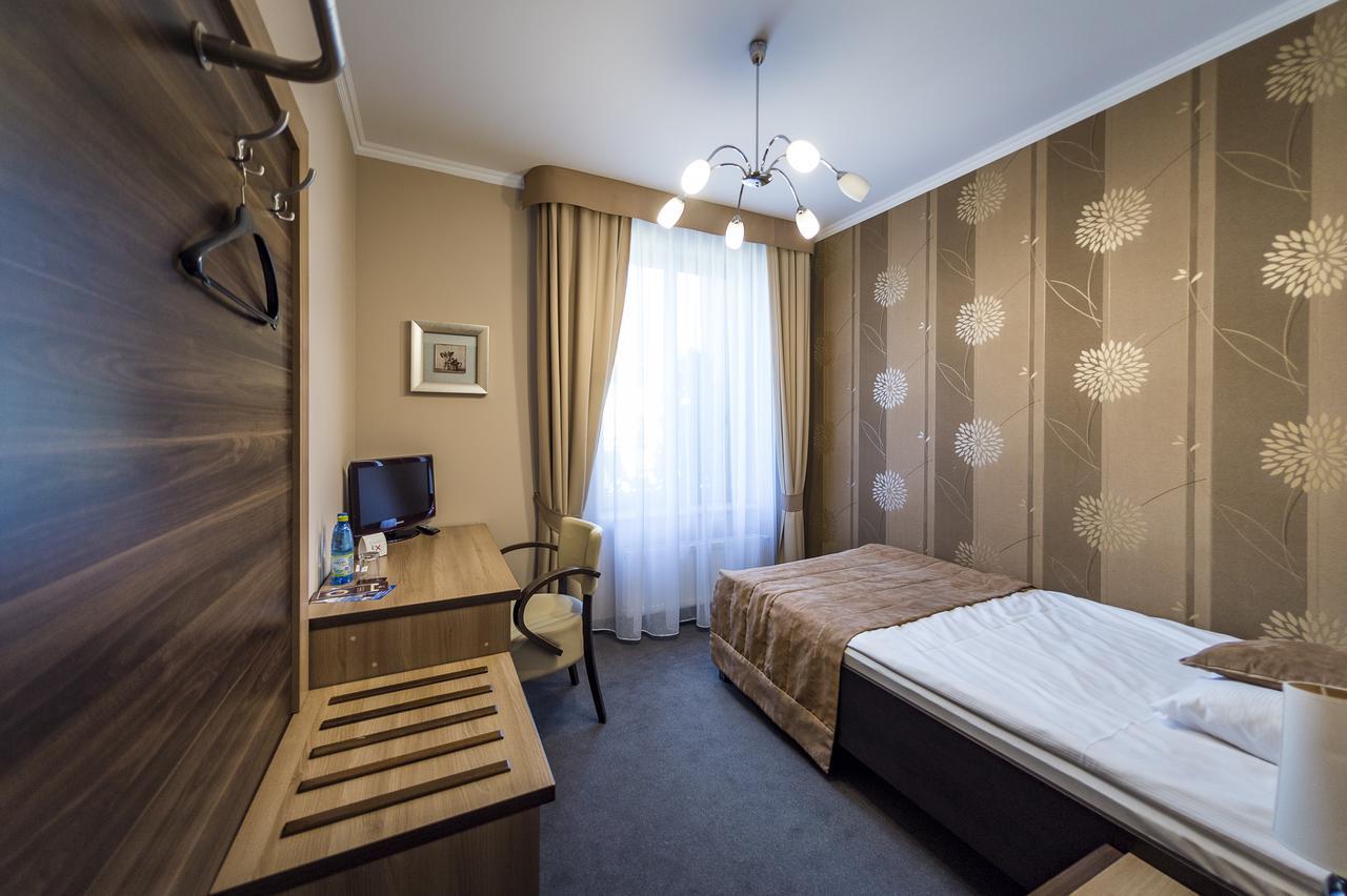 Hotel Restauracja Teczowa Luban Eksteriør bilde