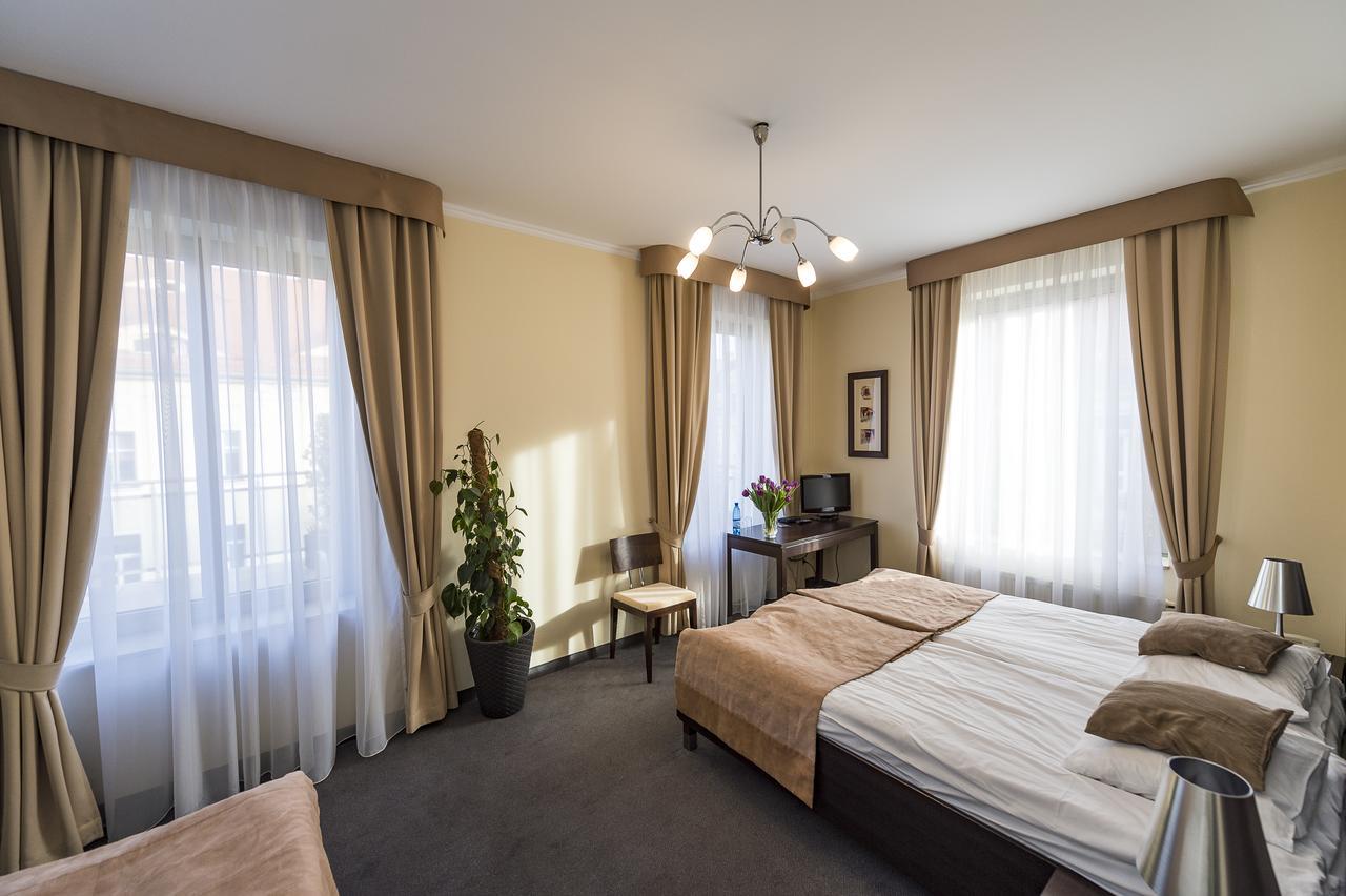 Hotel Restauracja Teczowa Luban Eksteriør bilde