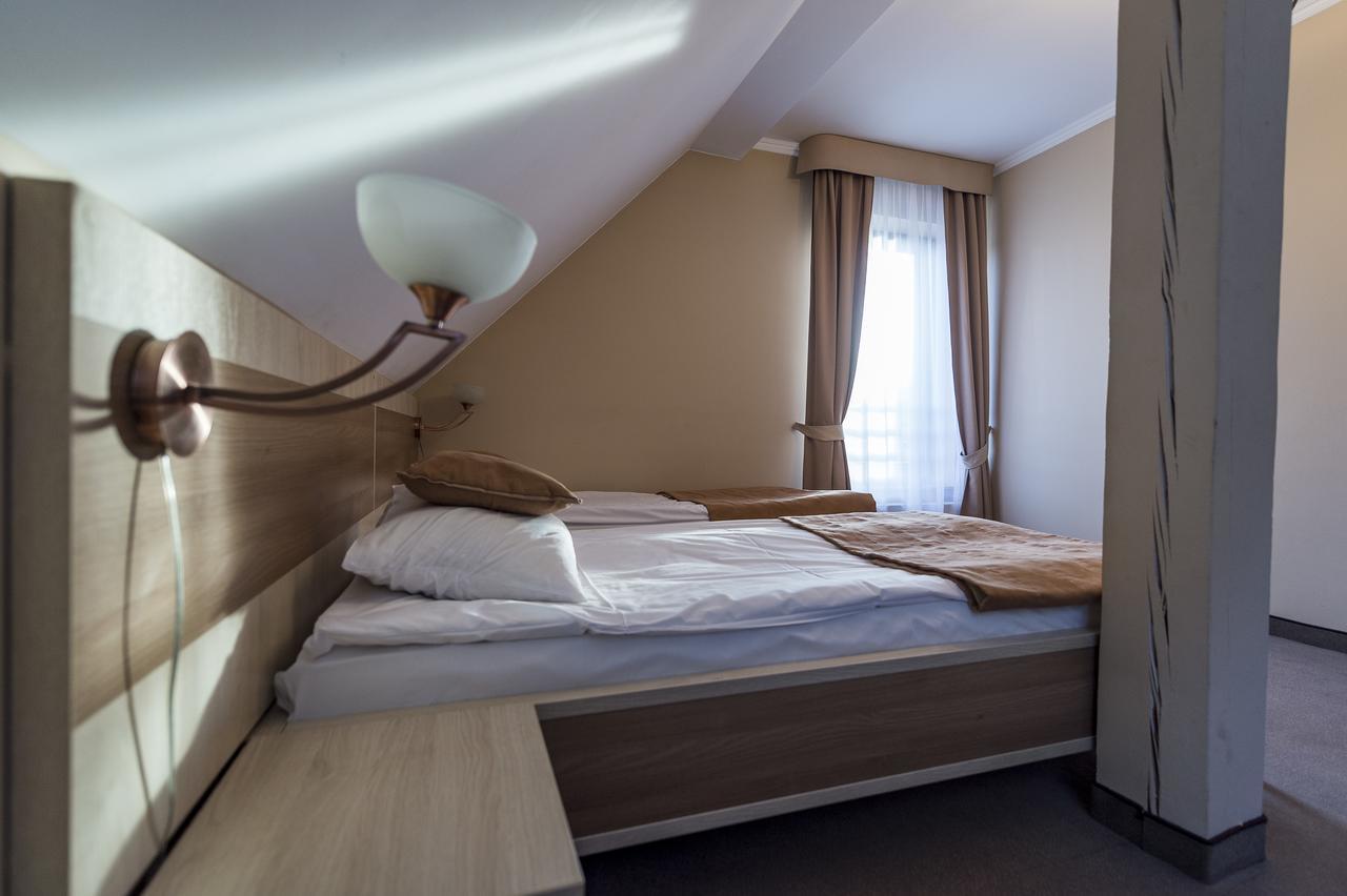 Hotel Restauracja Teczowa Luban Eksteriør bilde