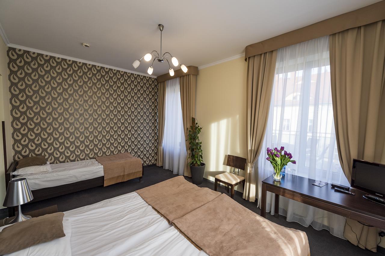 Hotel Restauracja Teczowa Luban Eksteriør bilde