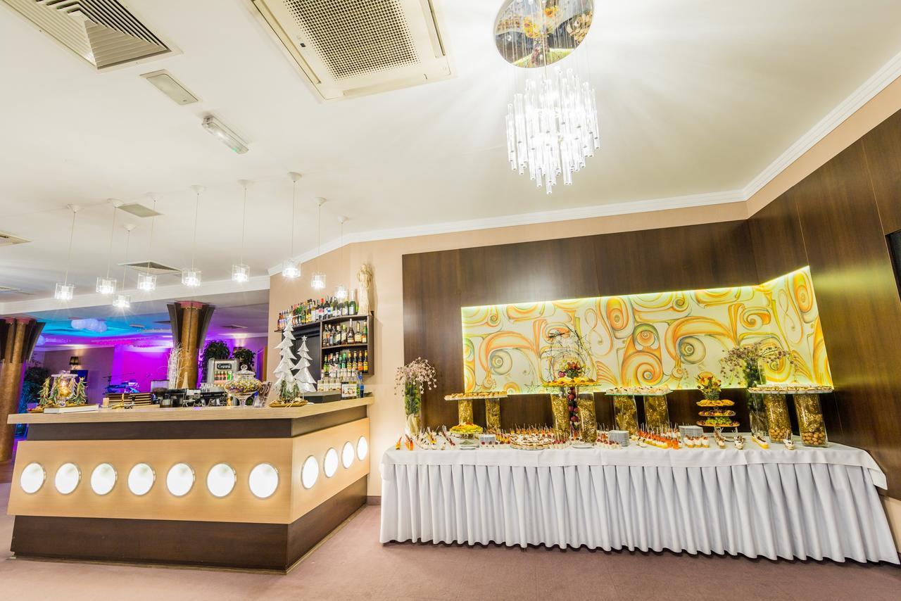 Hotel Restauracja Teczowa Luban Eksteriør bilde