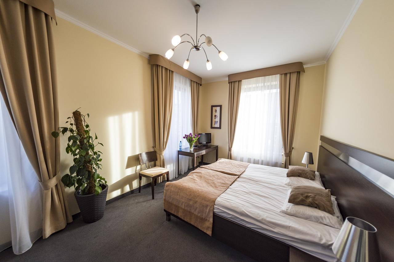 Hotel Restauracja Teczowa Luban Eksteriør bilde